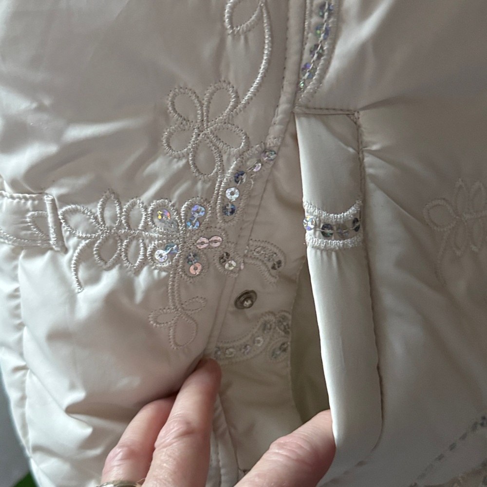 Sequin Embellished Creamy White Quilted Vest - Picture 5 of 14